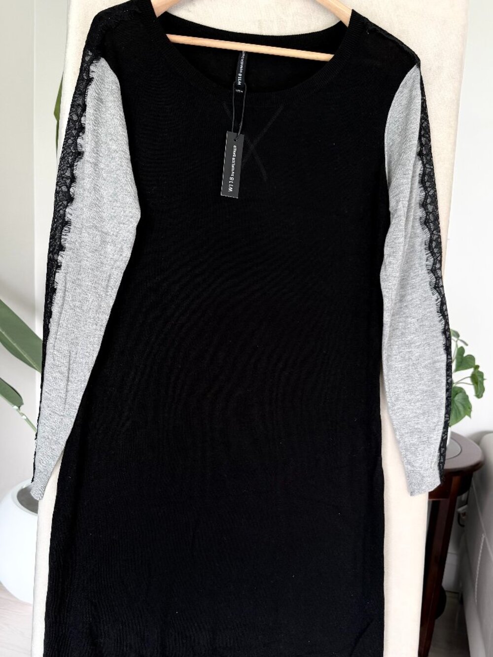 W118 Walter Baker NWT Stefania Lace Sleeve Tunic Sweater Size L